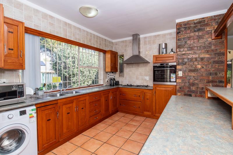4 Bedroom Property for Sale in Bergvliet Western Cape